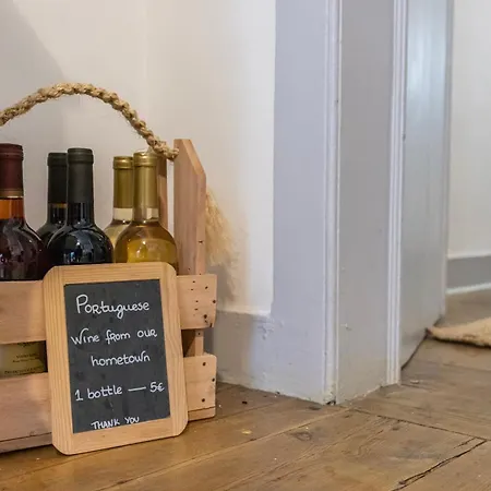 Condessa Doll's House Apartment Lisbon